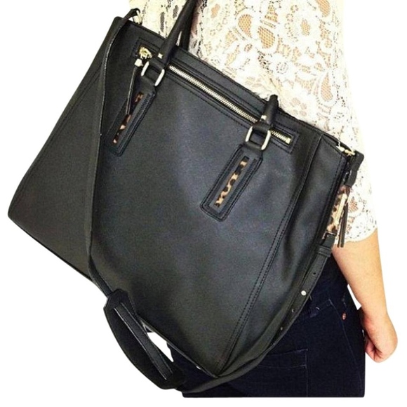 Stella & Dot Handbags - NEW Stella & Dot Madison Tech bag - black